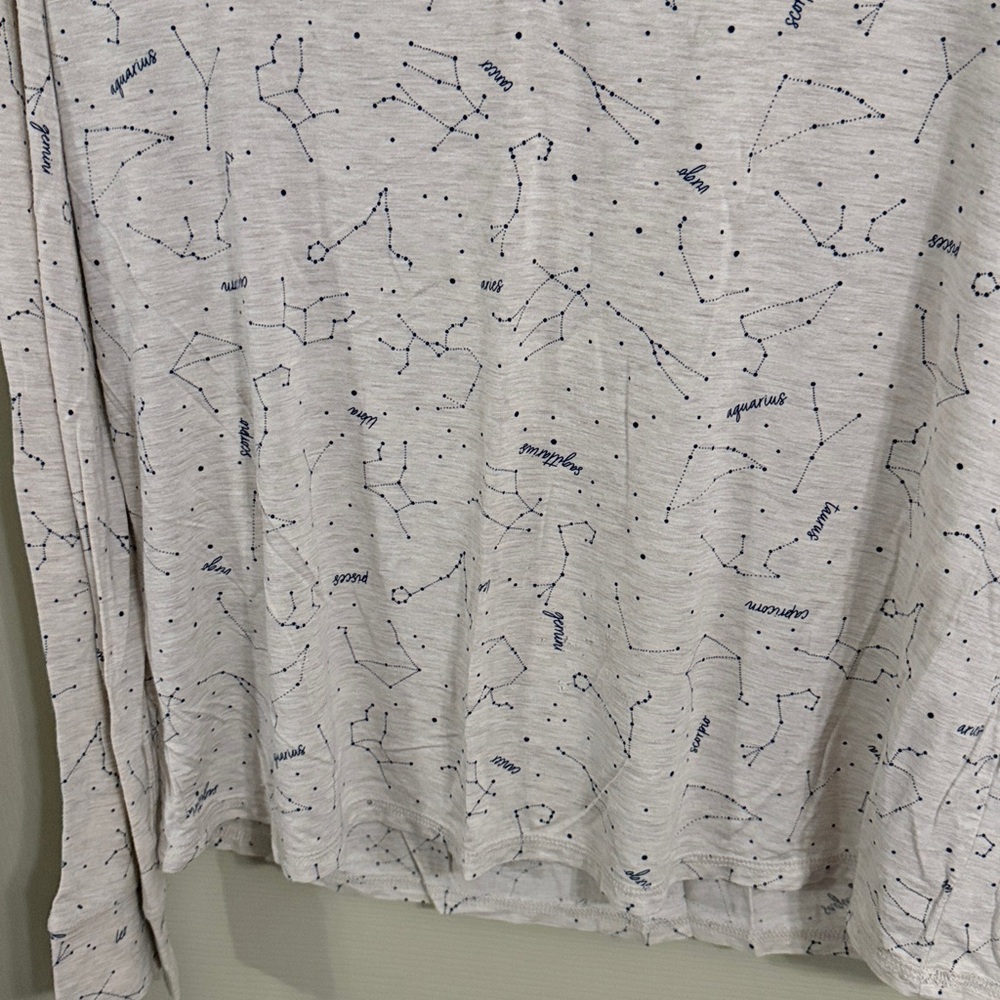 Gap zodiac Sleep Shirt - Picture 2 of 5